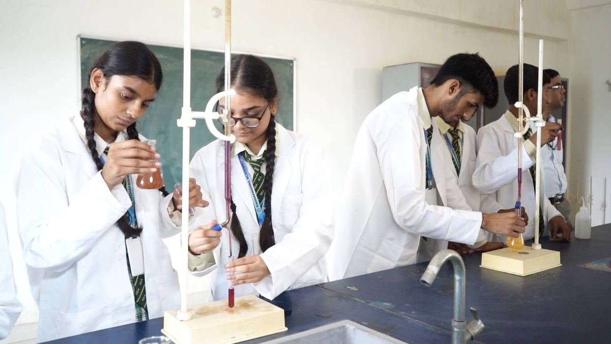 Students in the chemistry lab